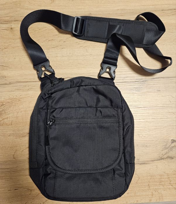 Малка спортна чанта за през рамо