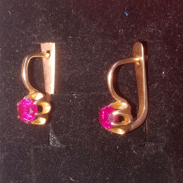 Rassiya tilla sirg'alari. 583 va 585 probali. 2.14 gram. va 3.34 gram