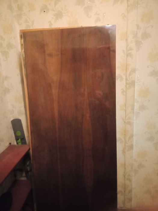 Отдам мебель на дрова срочно