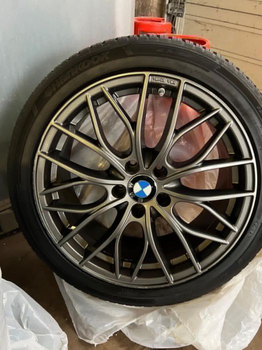 Vand jande cu anvelope de iarna