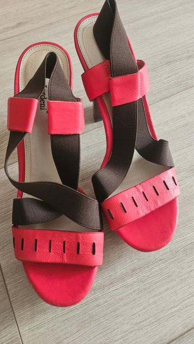 босоножки кожаные