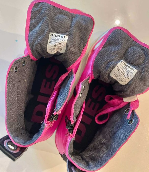 Намалени Diesel, оригинални спортни обувки с лого, размер 39.