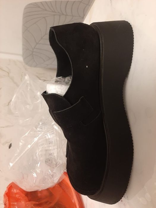 Продам женскую обувь