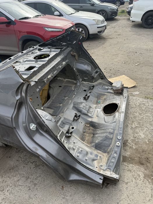 Продам зад от камри 75