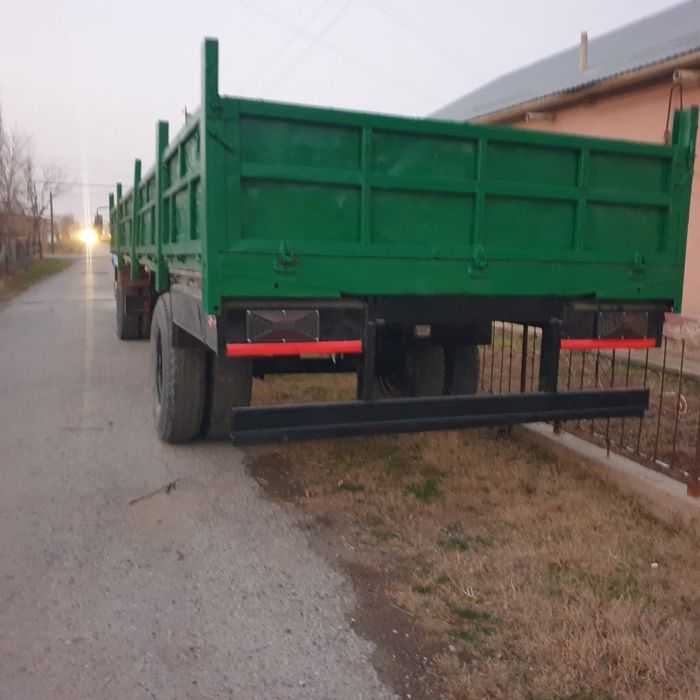 Zil 131 4 ta yangi balon taqilgan yurib turgan moshina