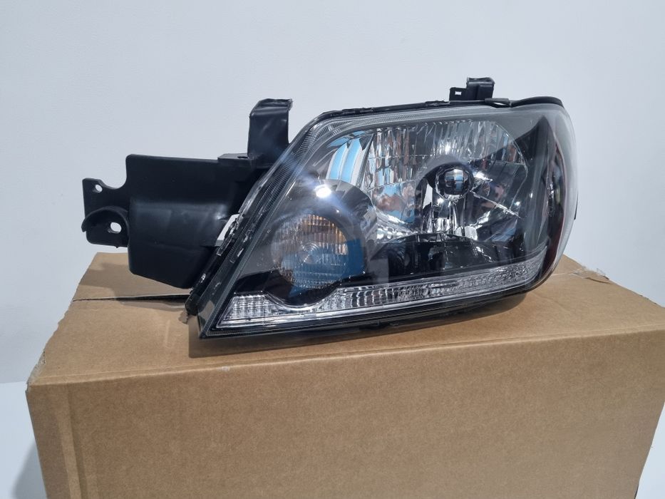 Мицубиси аутлендер фара