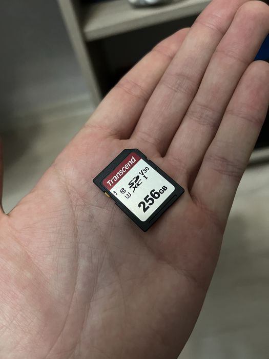 Продам sony a6300 срочно