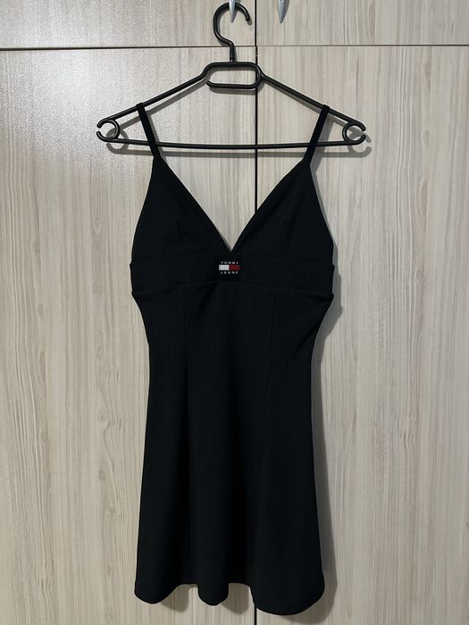 Дамска черна рокля на Tommy Hilfiger