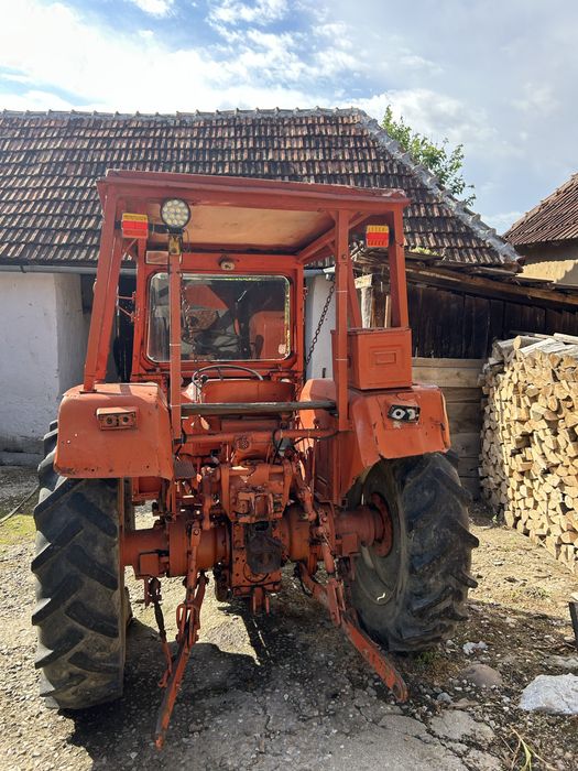 Vând tractor steyr