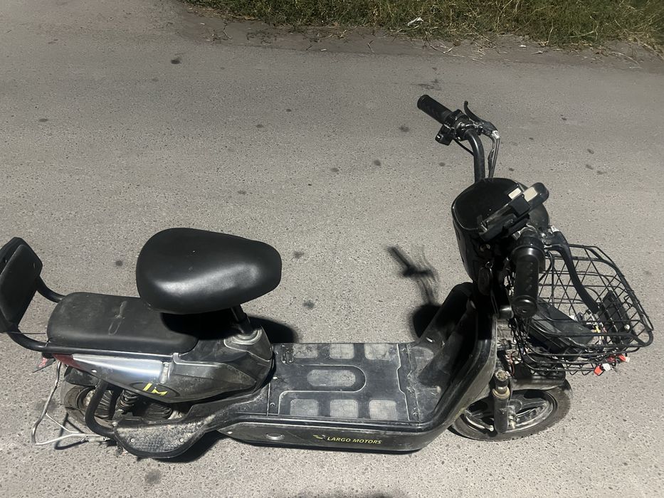 Sukuter largo motors