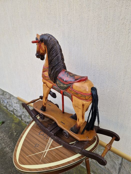 Уникална огромна антикварна дървена играчка люлка