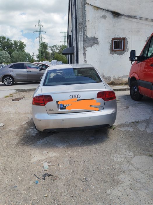 Vând Audi A4 B7, an 2008, motor diesel, cutie automată.
