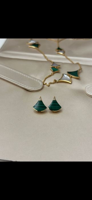 Сотуар BVLGARI Divas Dream. Золото 750 пробы. Серьги с бриллиантами.