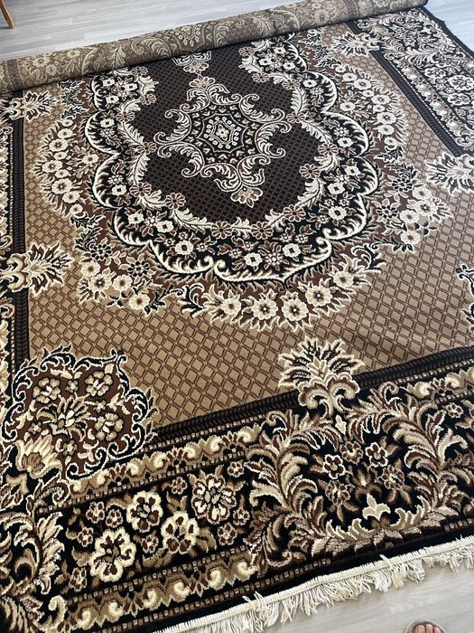 Ковер в хорошем состоянии