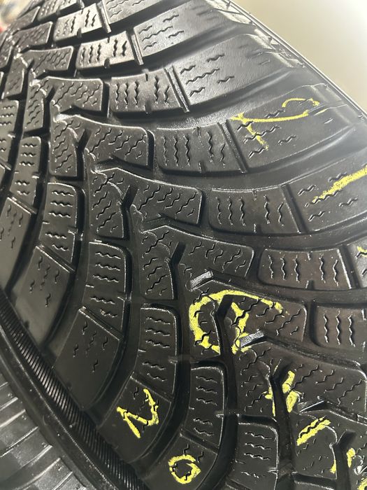 Гуми 215/65/17 4 броя Зимни Falken