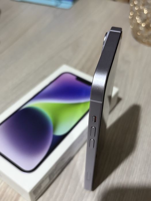 Продам Iphone 14