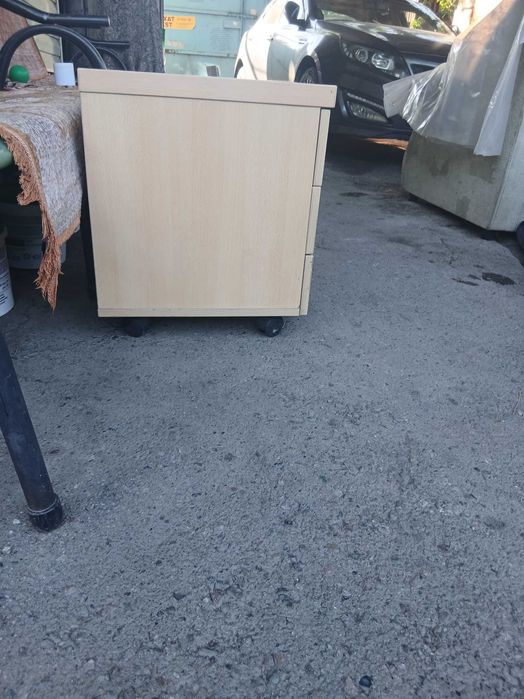 Отдам бесплатно в турксибском  районе