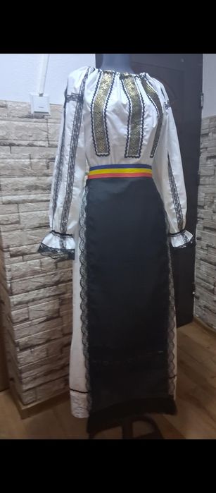 Costum popular nou ,marimea S-M