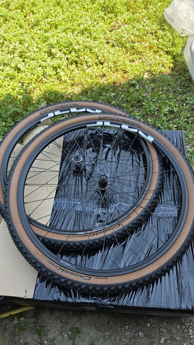 Set de roti Shimano Mt500 29" cu 24C noi cu anvelope noi