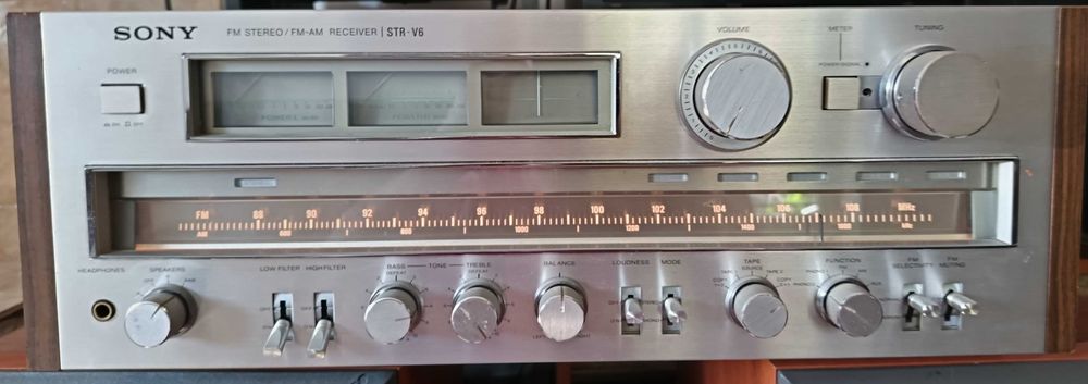 Продава се, усилвател Sony STR V6