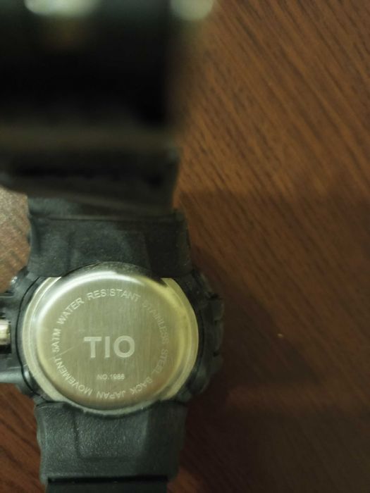 Черен часовник мъжки или за тинейджър