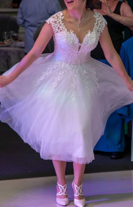 Rochie de mireasă stil prințesă MIDI,  cu broderie