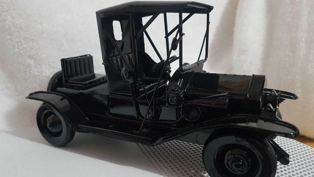 Machetă auto de epocă