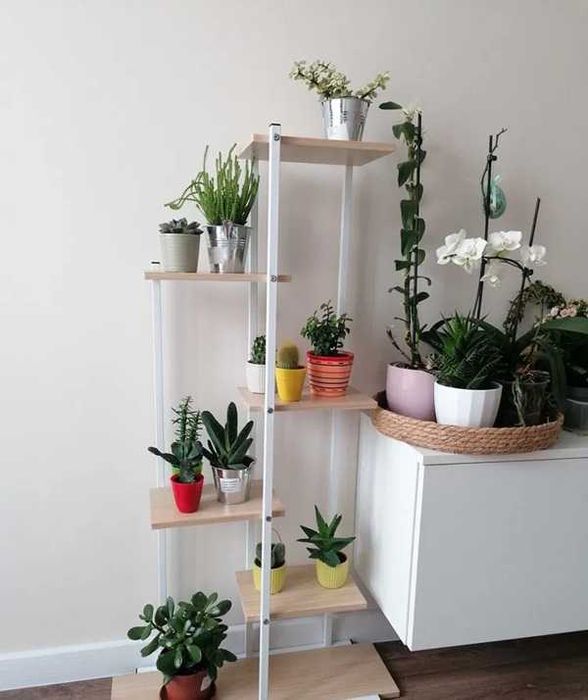 Цветарник, поставка за цветя, етажерка, различни модели
