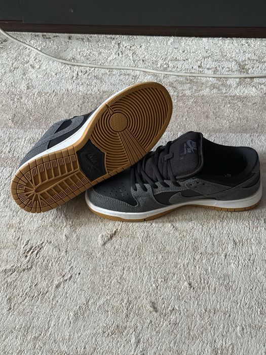 Кроссовки: Nike Dunk в сером цвете