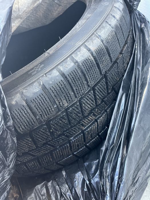 Продам новые зимние шины комплект разноразмерные
