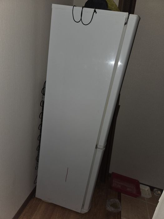 Холодильник большой