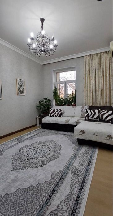 Продаётся 2/2/4 квартира на улице Бабура, ор Пед.институт, Яккасарай