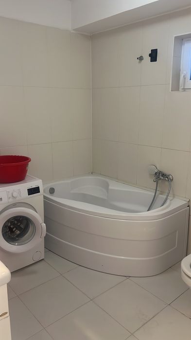 Dau in chirie apartamrnt cu 2 dormitoare si bucatarie open space