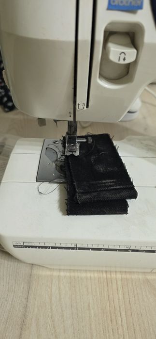 Продам швейную машинку