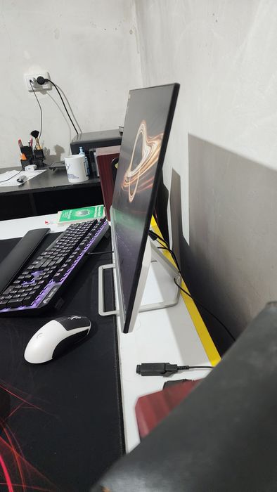 HP 24fw monitor sotiladi