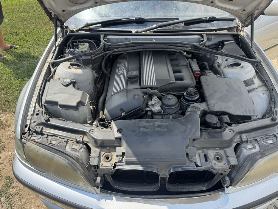 Dezmembrez bmw 2.2  6 cilindri e46 benzina