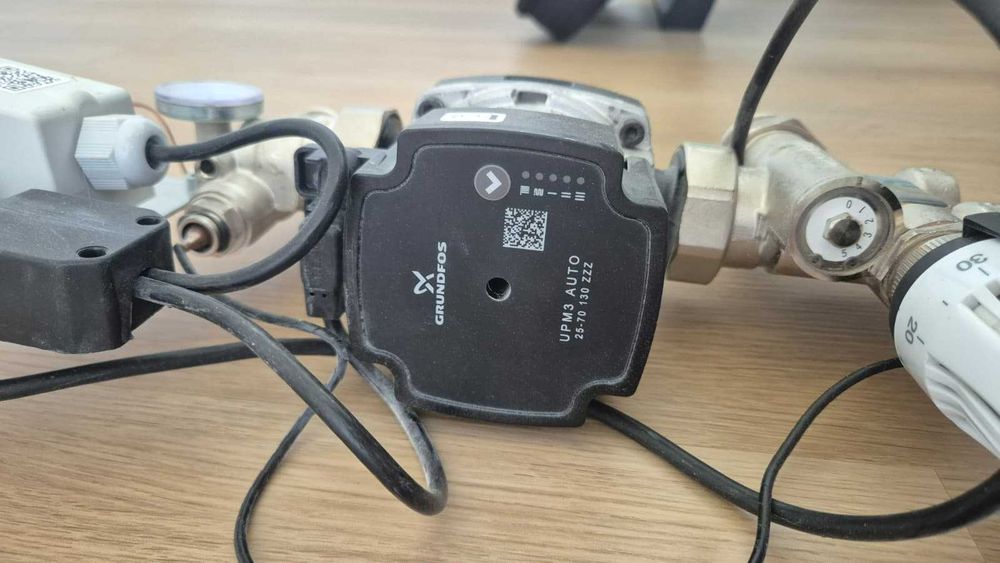 Grup amestec/pompare Grundfos UPM3 25-70 pentru incalzire in pardoseala