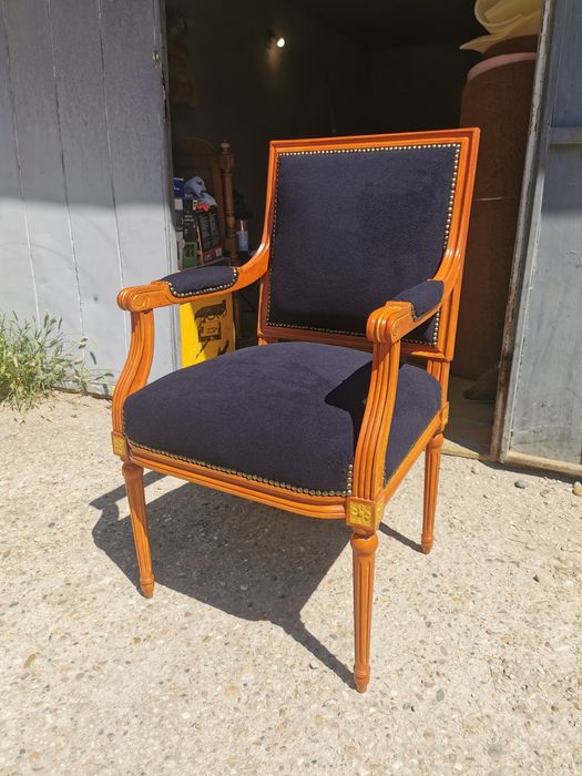 Обновяваме и ремонтираме всякакви видове мебели