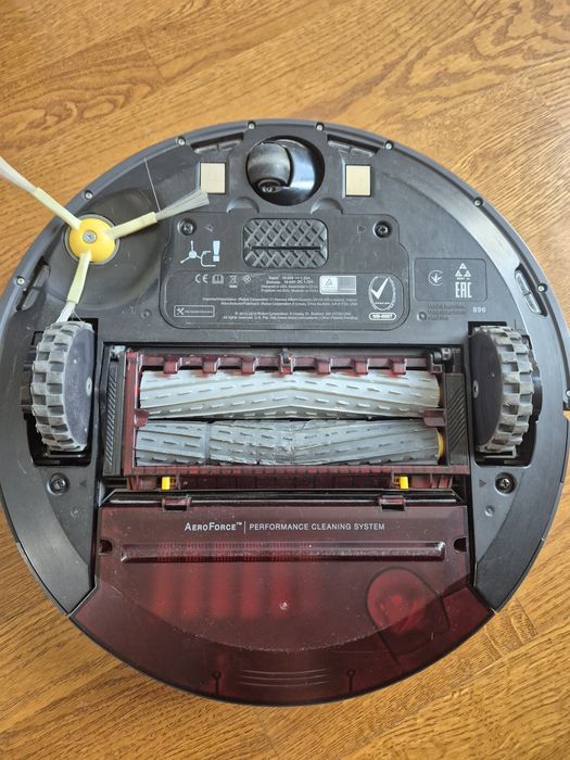 Робот прахосмукачка iRobot Roomba 896 – с кутия, в добро състояние!