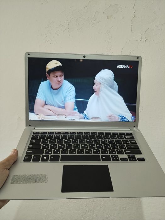 продается нетбук разные