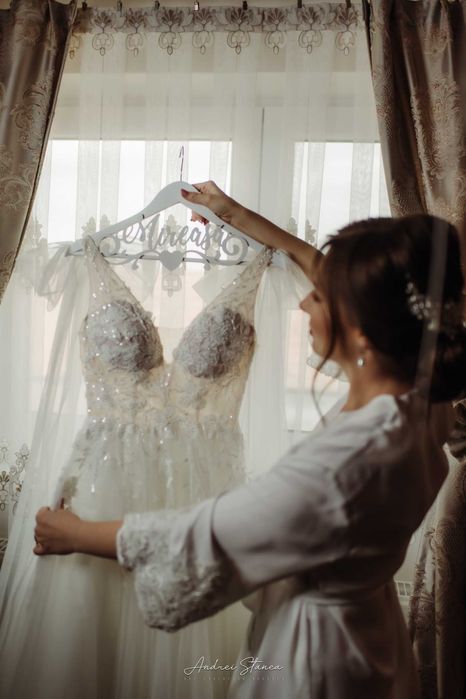 Vând rochie de mireasă