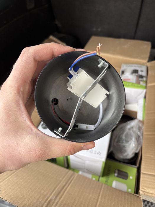 Потолочный светильник стакан