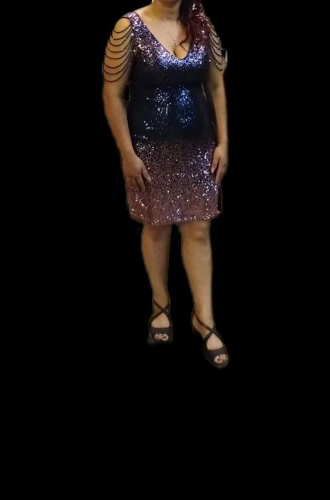 Vînd rochie cu paete