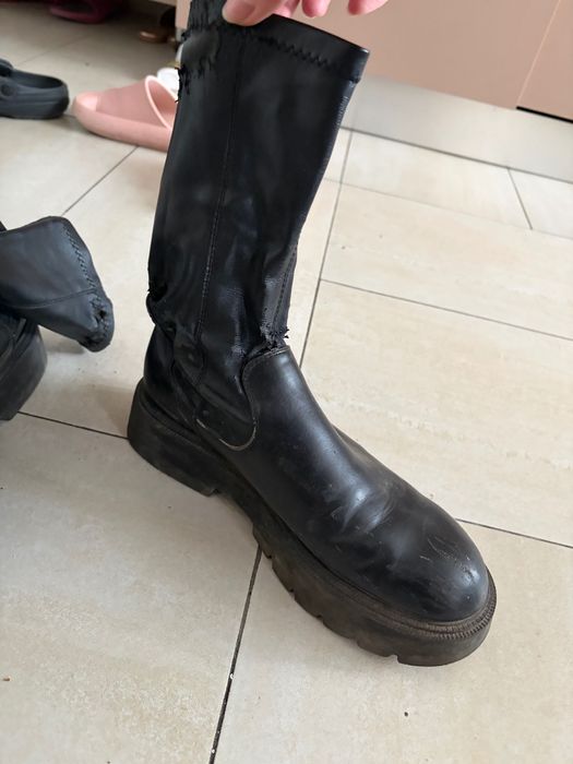 Bocanci Negri Bershka