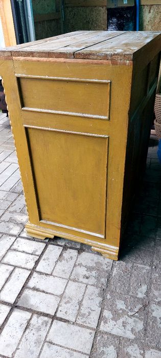 Продам старинный комод
