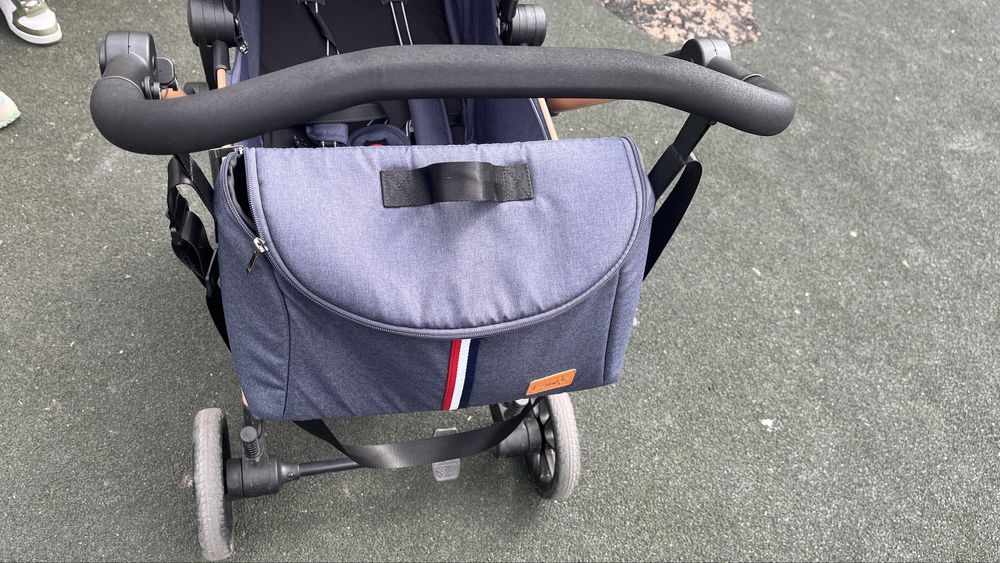 Vand carucior, 2 in 1 , Blue, stare foarte buna, ridicare personala Bucuresti.