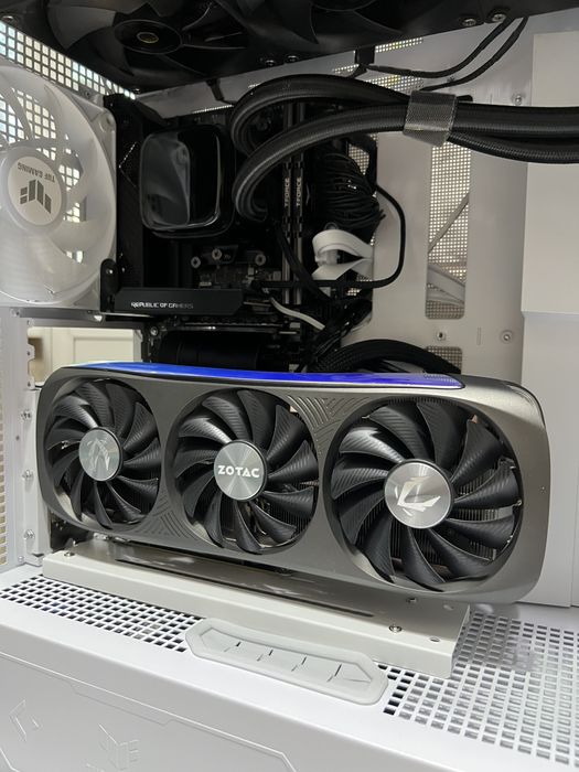 Продам Zotac RTX 4070 Ti AMP AIRO