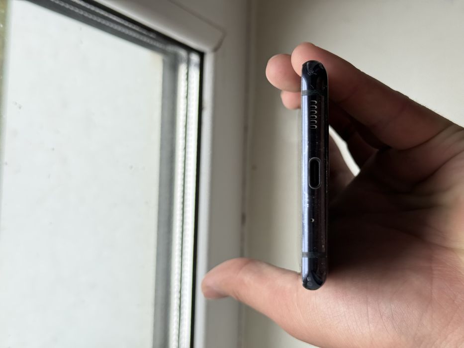 Продам SAMSUNG S20fe
