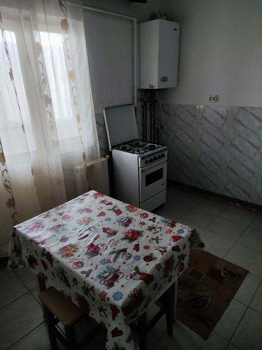 Inchiriez apartament 3 camere