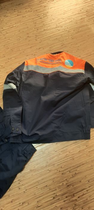 Продам спецовку новая